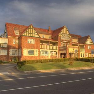 Wallacia Hotel